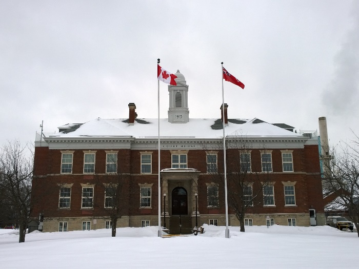 Здание суда в Форт Френсис, Онтарио, Канада. Courthouse in Fort Frances, Ontario, Canada