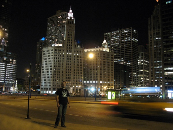 фотография ночного города Чикаго и Черняков