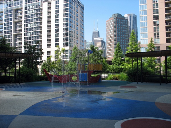 детская площадка в центре Чикаго