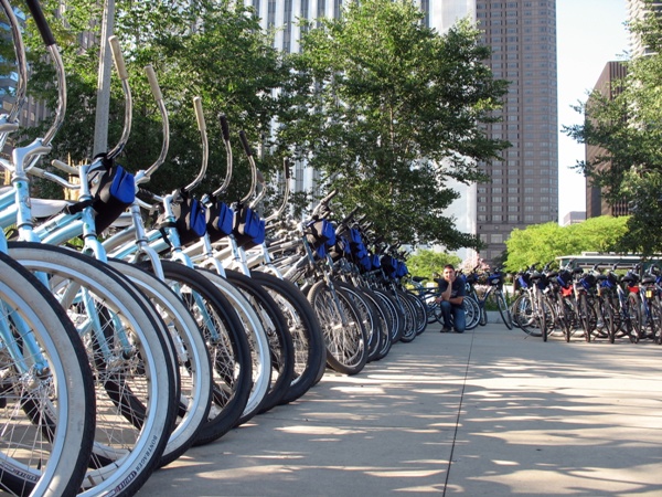 Миллениум Парк, Чикаго, велосипеды на прокат и Черняков