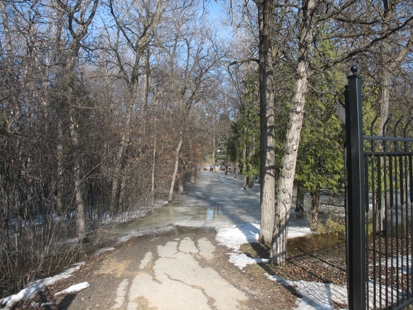 фотографии Виннипега, погода и весна, Ассинибоин парк. Assiniboine Park, Winnipeg