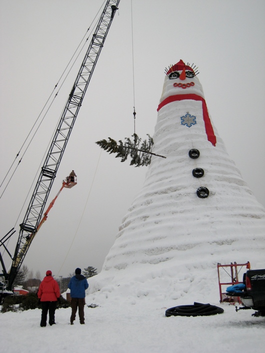 самый большой в мире снеговик