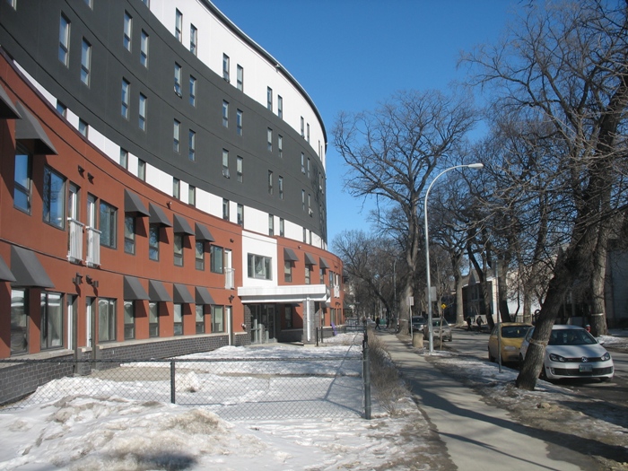 Университет Виннипега общежитие University of Winnipeg McFeetors