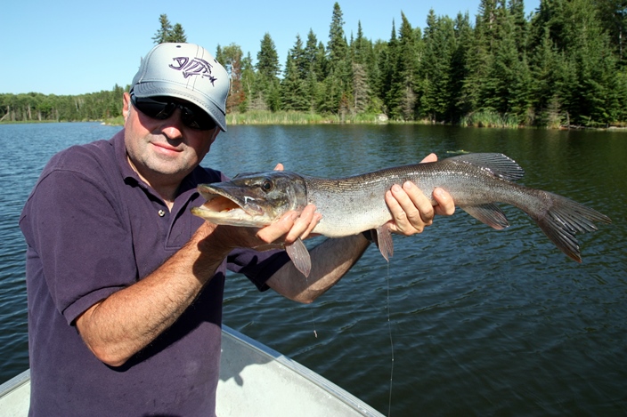 Влади Гутарц рыбалка на озере Walleye Lake Онтарио Канада щука-маскинонг muskie or musky Ontario Canada