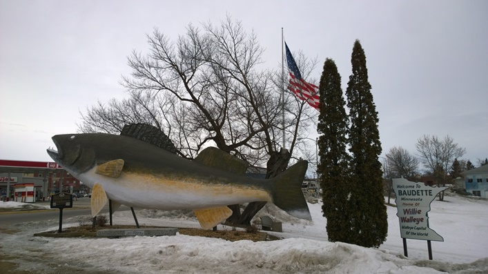 Willie Walleye Minnesota памятник рыба граница Миннесота и Онтарио Канада