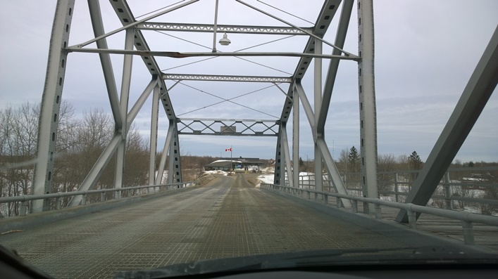 мост через Rainy River граница Миннесота Америка Онтарио Канада