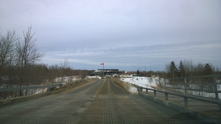 мост через Rainy River граница Миннесота Америка Онтарио Канада