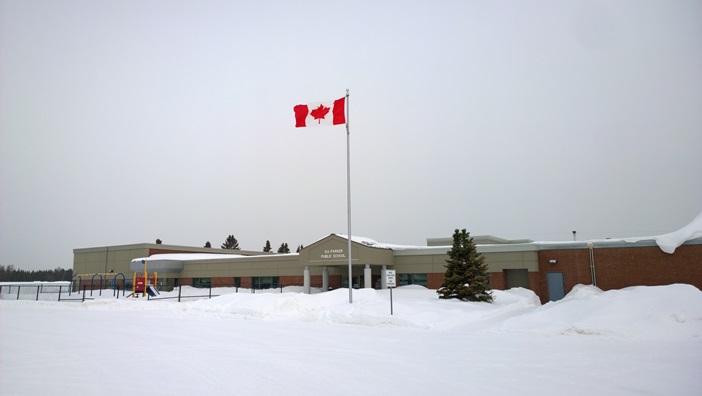 На машине по Канаде. Школа в Джералдтон Онтарио. Geraldton Ontario. School
