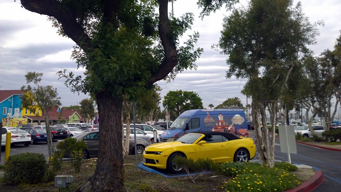 Шеврале Камэро жёлтая Лонг-Бич Калифорния Chevrolet Camaro Long Beach California