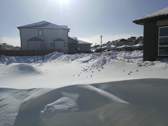 Виннипег Манитоба зима типичный канадский деревянный дом RidgeWood West Winnipeg Manitoba winter